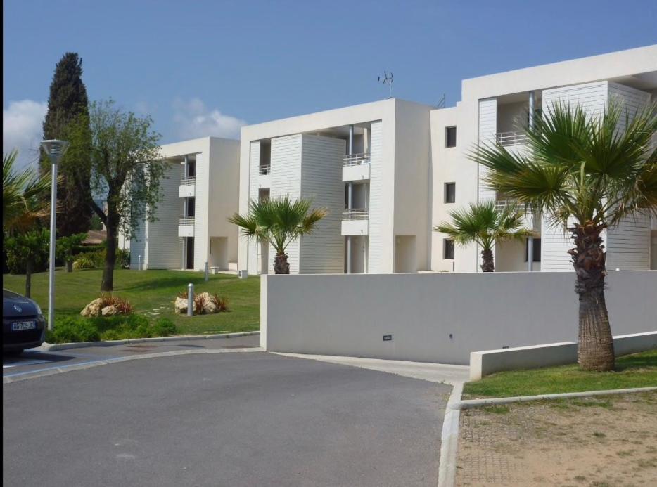 Luxury 3 Piece Garden Apartment In Cannes Marina Mandelieu Extérieur photo